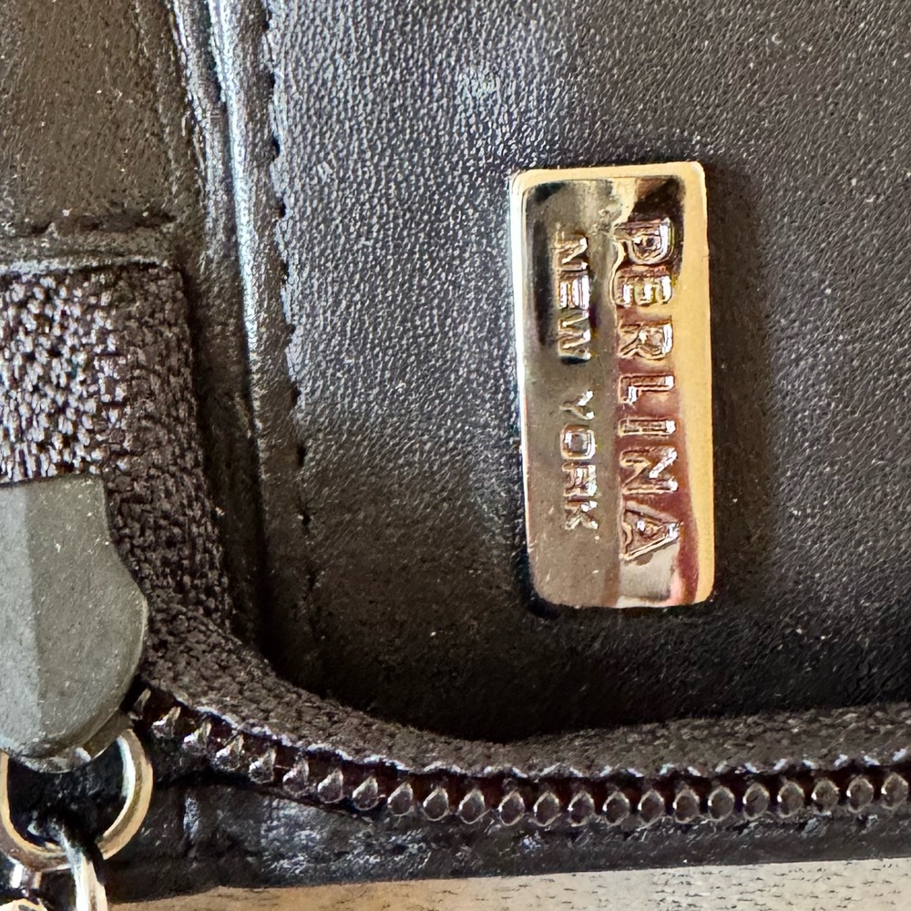 Perlina New York Vintage Black Leather Travel Wallet - supple feel - Picture 5 of 7